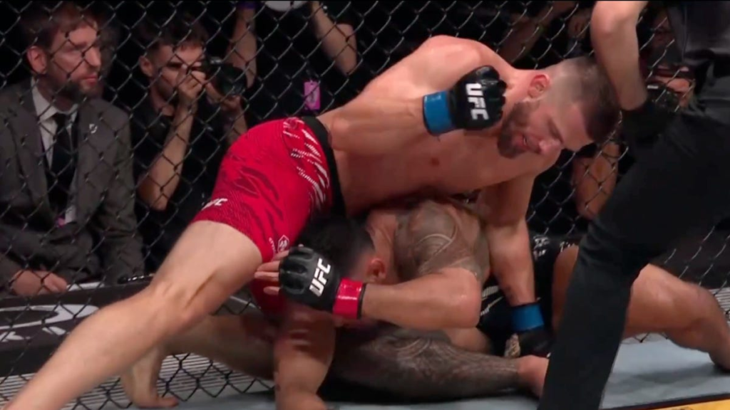 Robert Bryczek scores late finish of Brad Tavares