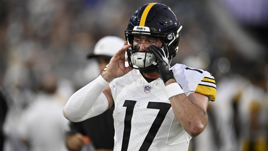 Steelers' Skylar Thompson Reportedly Jumped, Robbed in Dublin Before Vikings Game