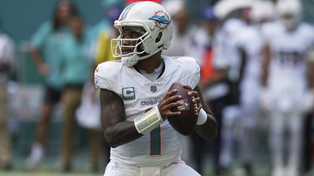 Tua Says He 'Can't Do Half' of What Josh Allen Does as Runner Ahead of Dolphins-Bills