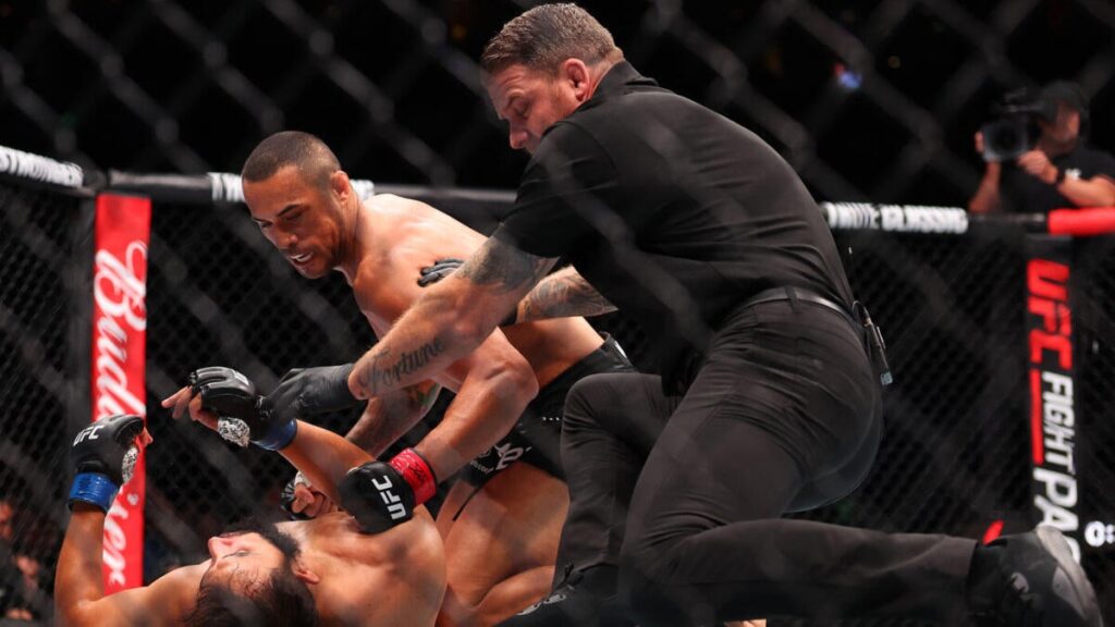 UFC Fight Night results, highlights: Carlos Ulberg blasts Dominick Reyes for first-round KO, wants title shot