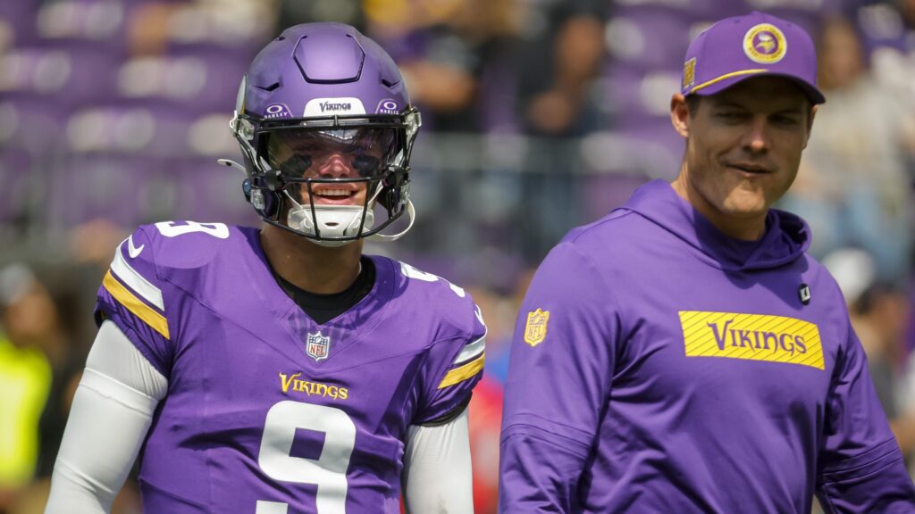 Vikings HC Defends J.J. McCarthy After Falcons Loss, 'Learning on the Fly Right Now'