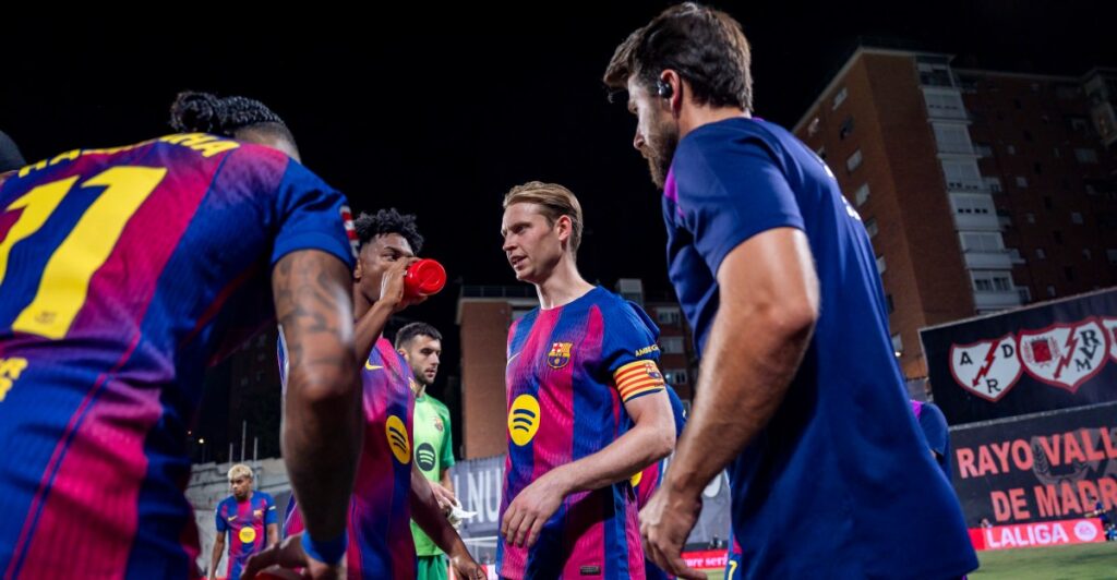 ‘This is Vallecas, dogs!’ - Barcelona stars blocked from giving out shirts