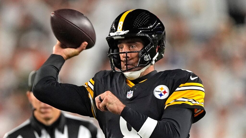Aaron Rodgers Makes NFL History, Passes Ben Roethlisberger for 5th Most Passing Yards