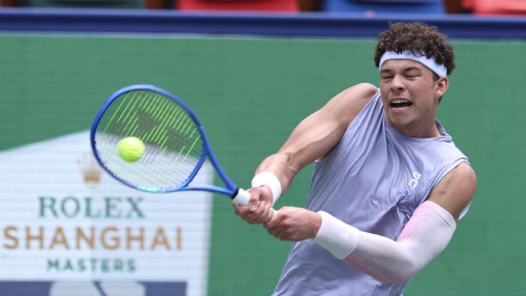 After layoff, Shelton loses opening match at Shanghai Masters