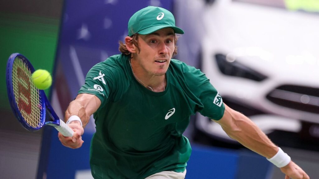 Alex De Minaur to face Daniil Medvedev in Shanghai quarters