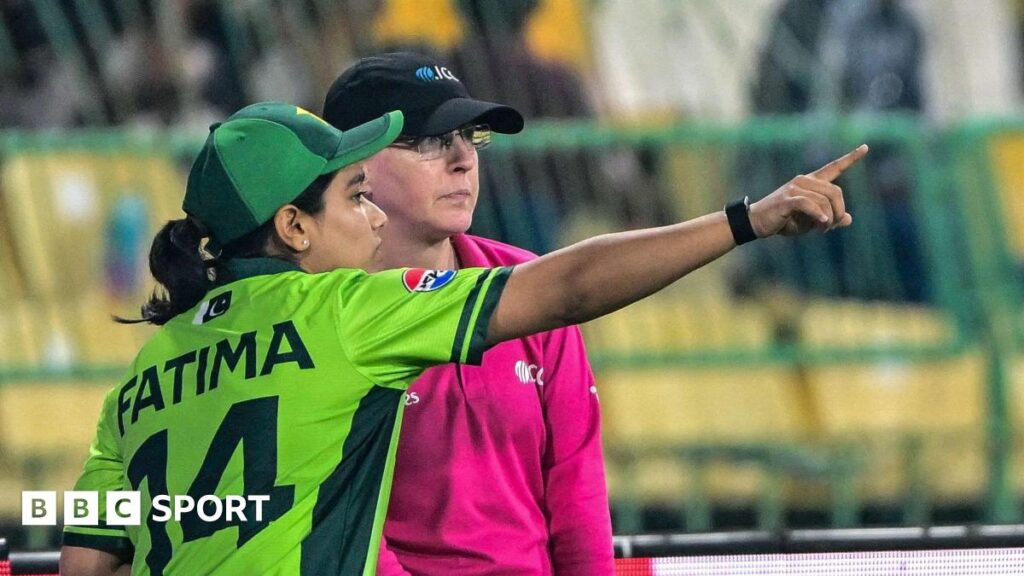 Fatima Sana protests decision to fourth umpire