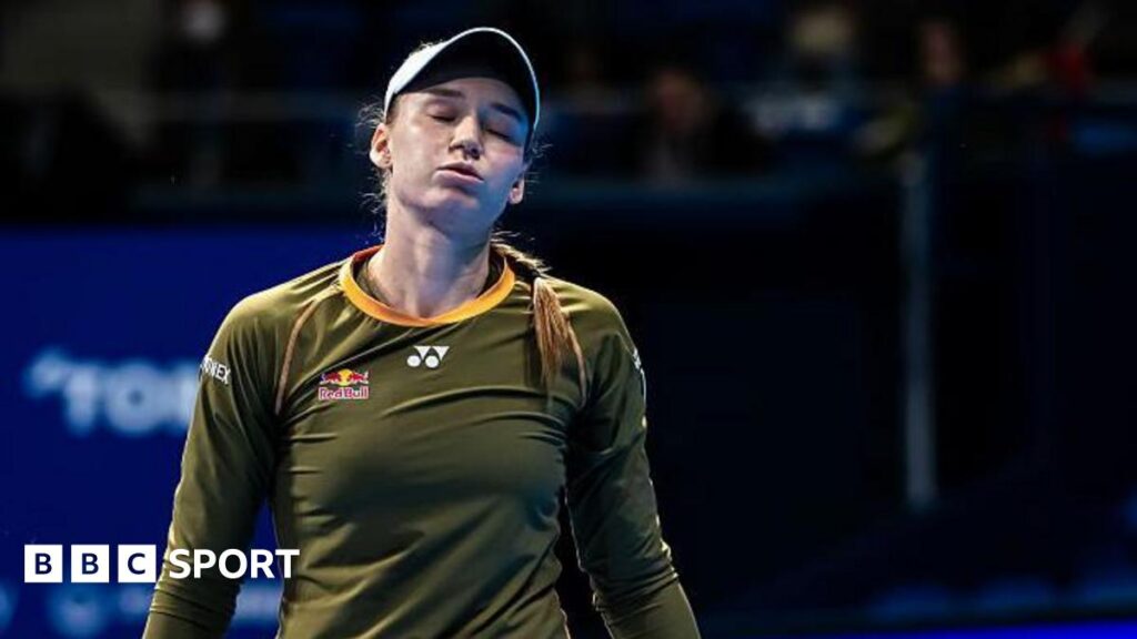 Elena Rybakina pulls out of Pan Pacific Open semi-final with back issue Elena Rybakina of Kazakhstan in action at the Pan Pacific Open in Tokyo