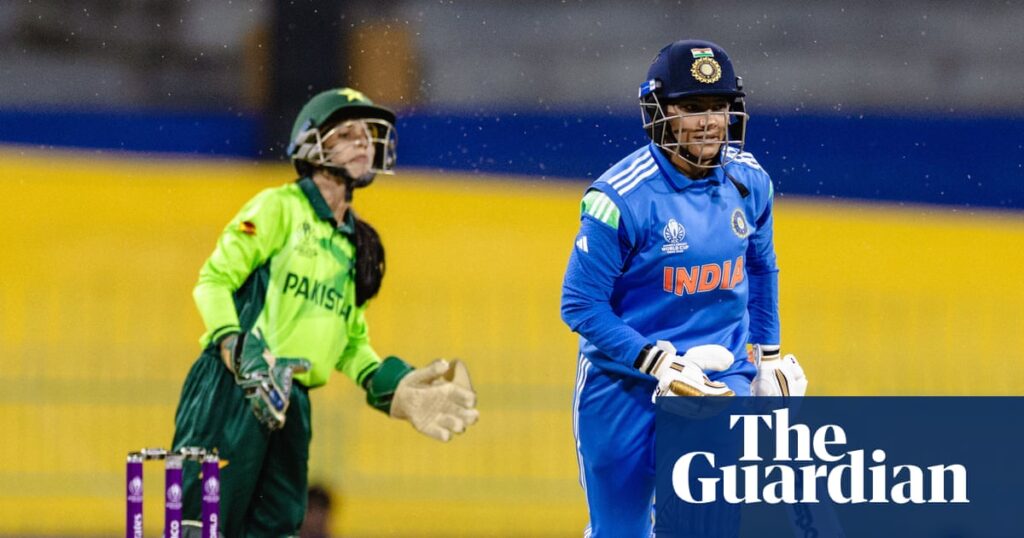 India defy insects to cruise to frosty Women’s World Cup defeat of Pakistan | Women's Cricket World Cup