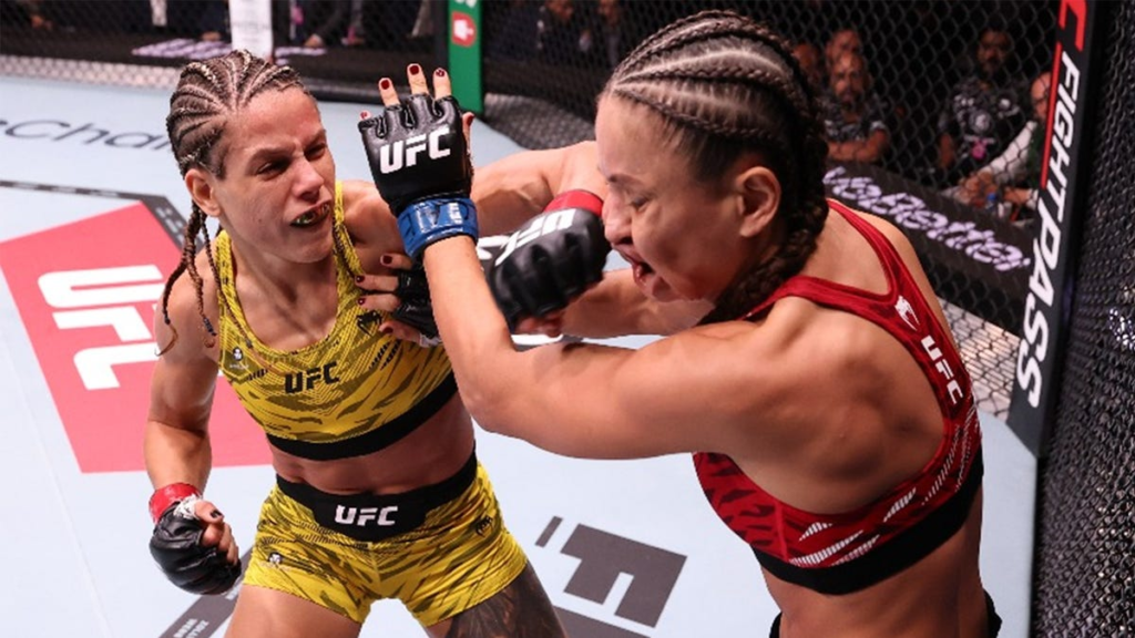 Karolina Kowalkiewicz absorbs dozens of punches for TKO