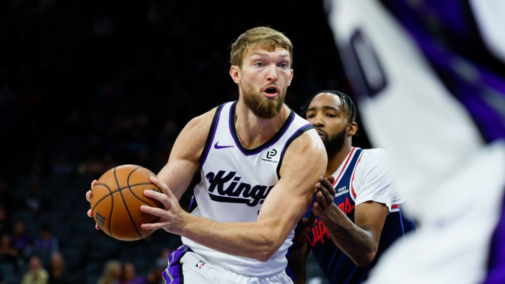 Kings' Domantas Sabinis out for first week of season with hamstring strain