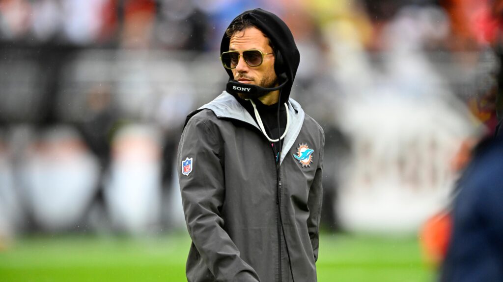 Mike McDaniel Says Dolphins 'Wanted to F--king Win' Against Browns amid Losing Streak