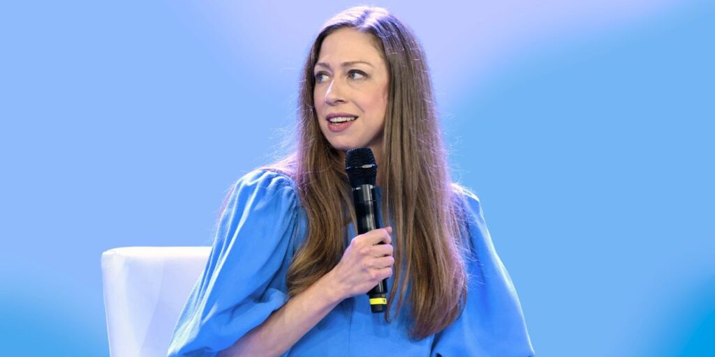 Public Health Feels Like a Dumpster Fire. Chelsea Clinton Has a Podcast to Help