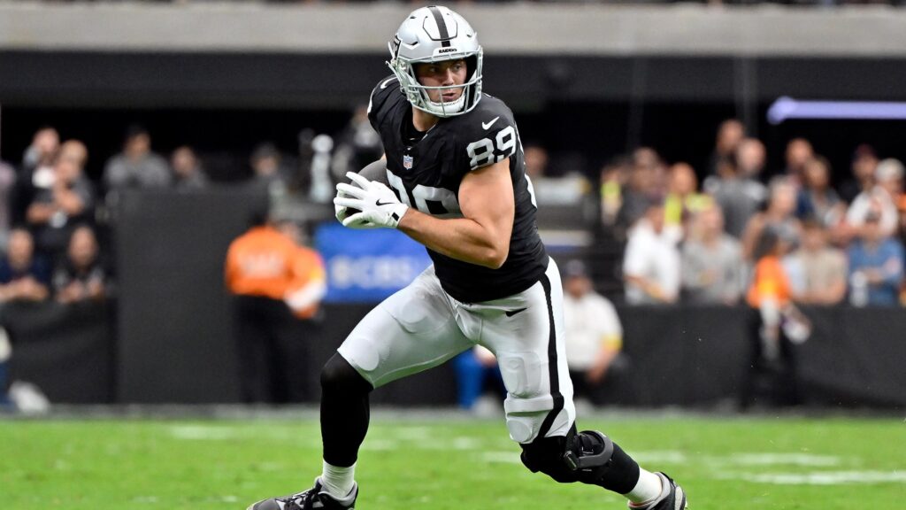 Raiders' Brock Bowers Injury Return Reportedly Unknown After Being Ruled Out vs. Colts