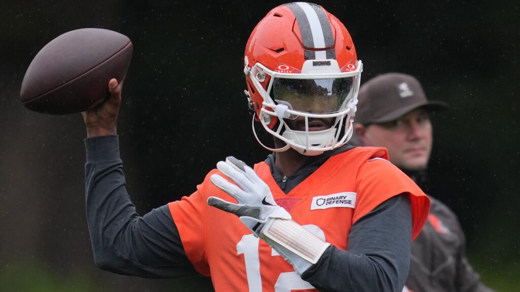 Shedeur Sanders Breaks Down How He Runs Browns' Scout Team, 'That's My Game Day'