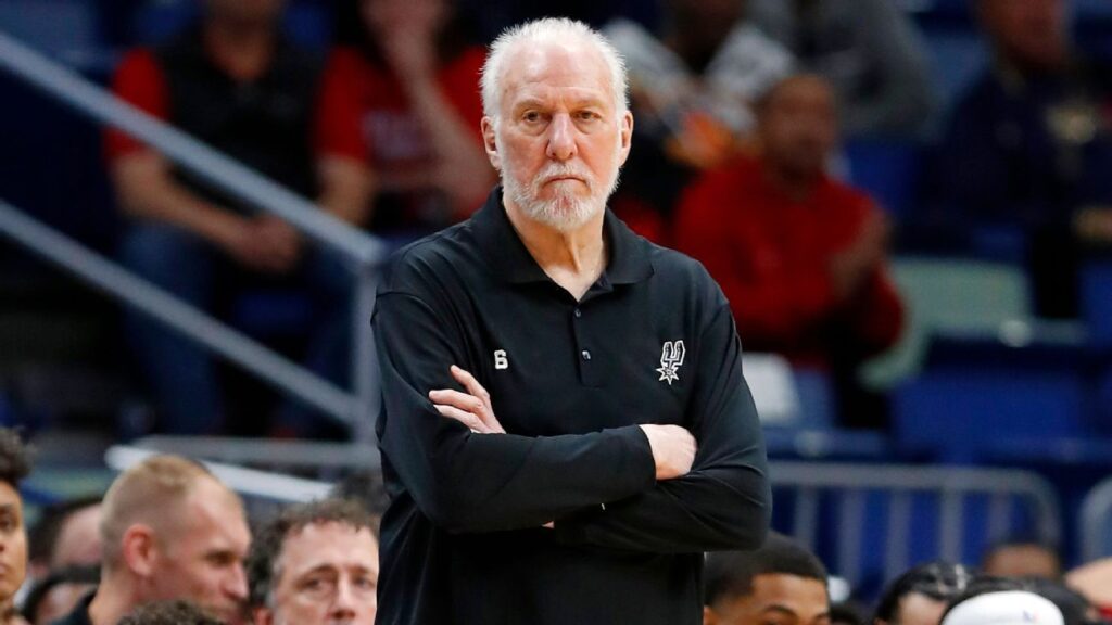 Spurs quietly unveil banner to honor Gregg Popovich’s career Spurs quietly unveil banner to honor Gregg Popovich's career