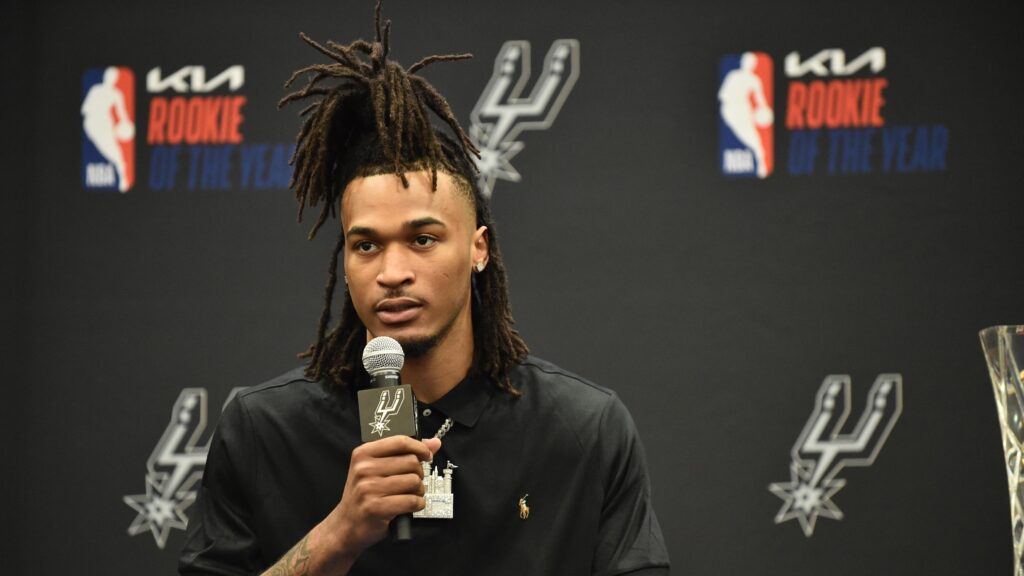 Stephon Castle, Spurs Unveil New Statement Uniforms in Video, Photos Ahead of Season