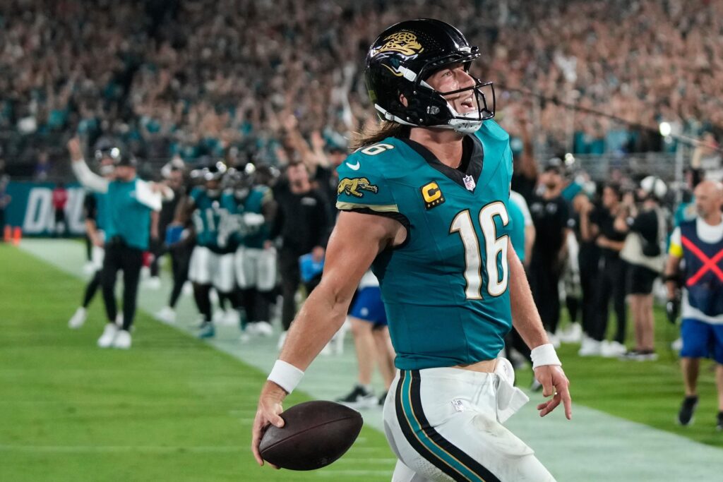 Trevor Lawrence Amazes NFL Fans with Game-Winning TD to Upset Patrick Mahomes, Chiefs