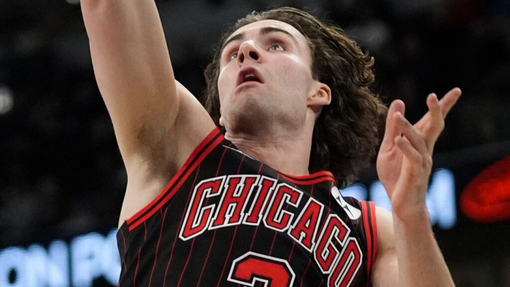 Josh Giddey scores 32 for undefeated Bulls in win vs. Knicks