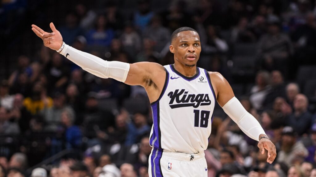 Watch Russell Westbrook drop triple-double on Warriors, lead Kings to home win Watch Russell Westbrook drop triple-double on Warriors, lead Kings to home win